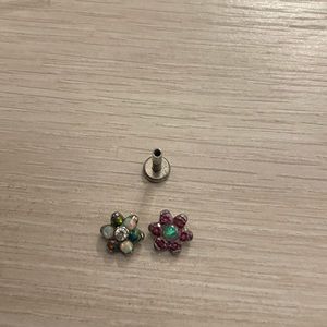 Anatometal titanium threaded labret and flower toppers
